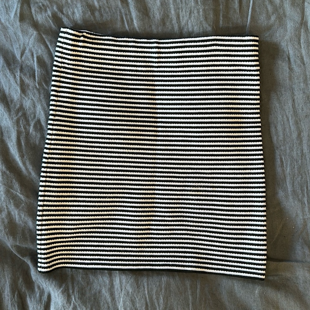 Theory black and white striped stretchy miniskirt
